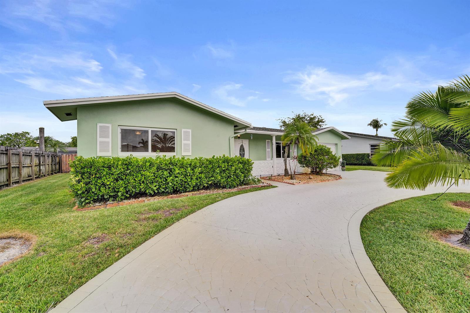 1710 NW 111th Terrace, Pembroke Pines FL 33026 photo 3