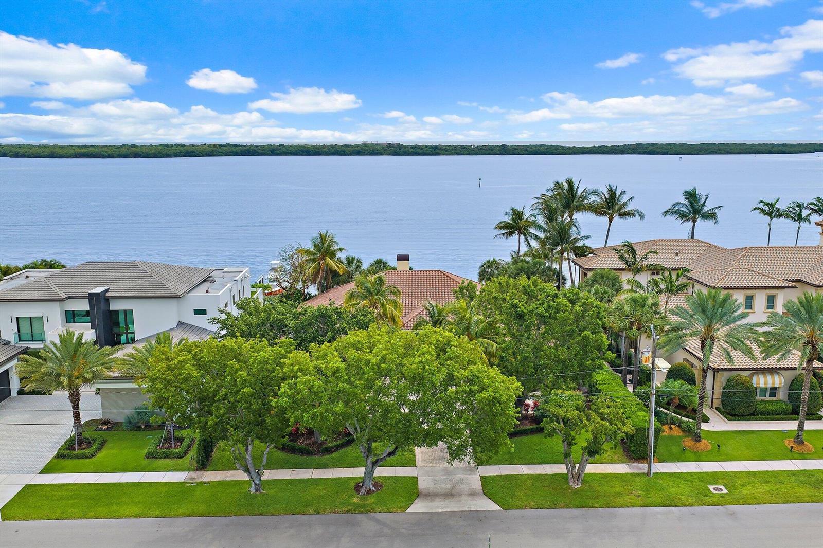 806 Lakeside Drive, North Palm Beach FL 33408 photo 2