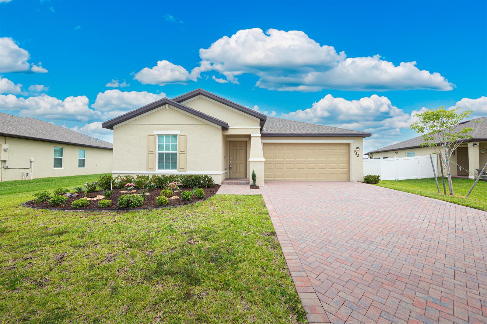 988 Bent Creek Drive, Fort Pierce FL 34947 photo 3