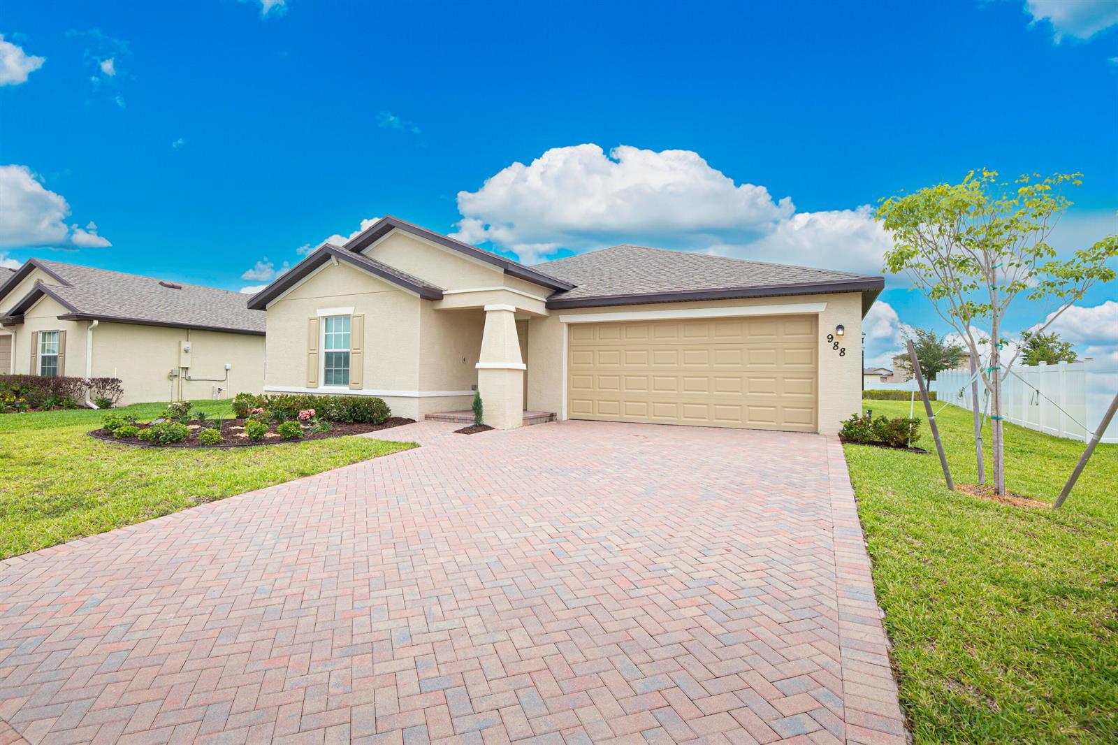 988 Bent Creek Drive, Fort Pierce FL 34947 photo 5