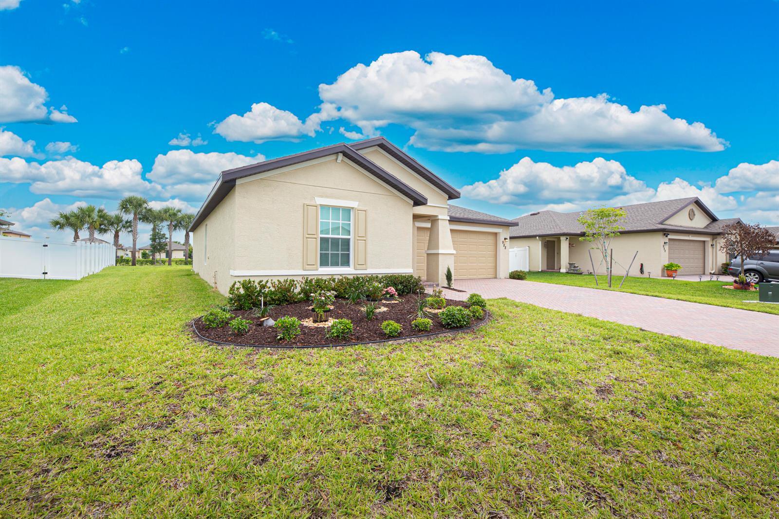 988 Bent Creek Drive, Fort Pierce FL 34947 photo 4