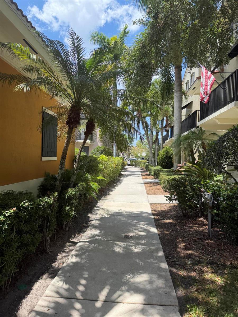 132 Greenwich Circle, Jupiter FL 33458 photo 4