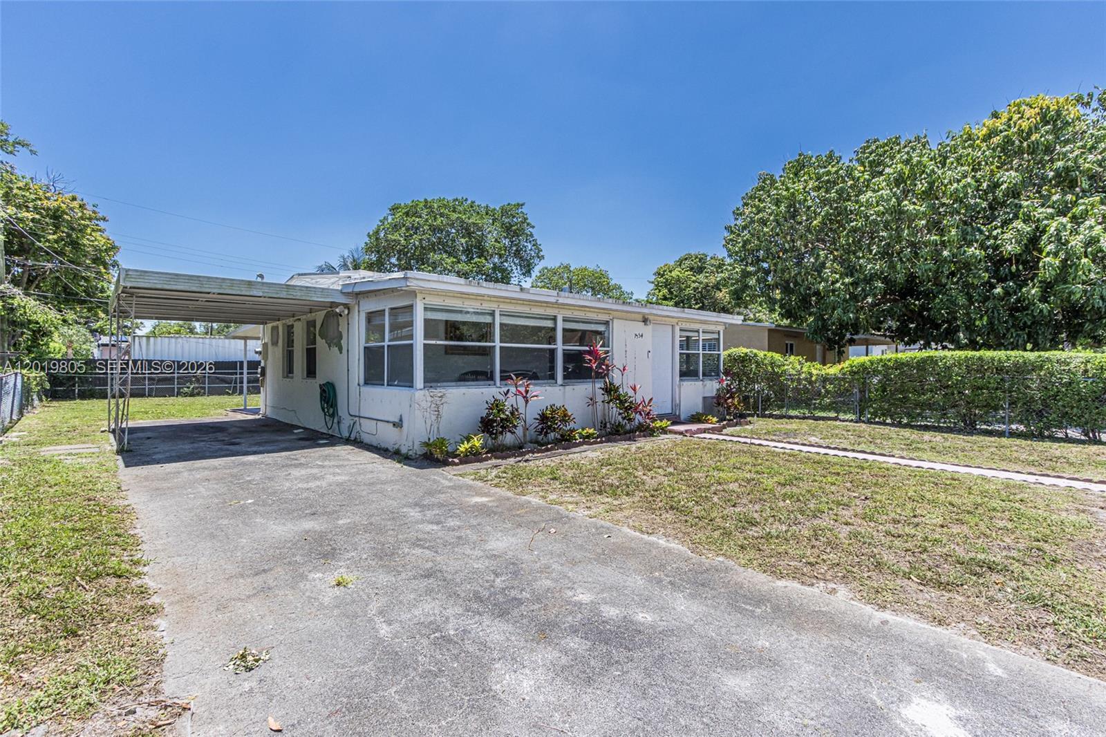 1554 NE 154th Ter, North Miami Beach FL 33162 photo 2
