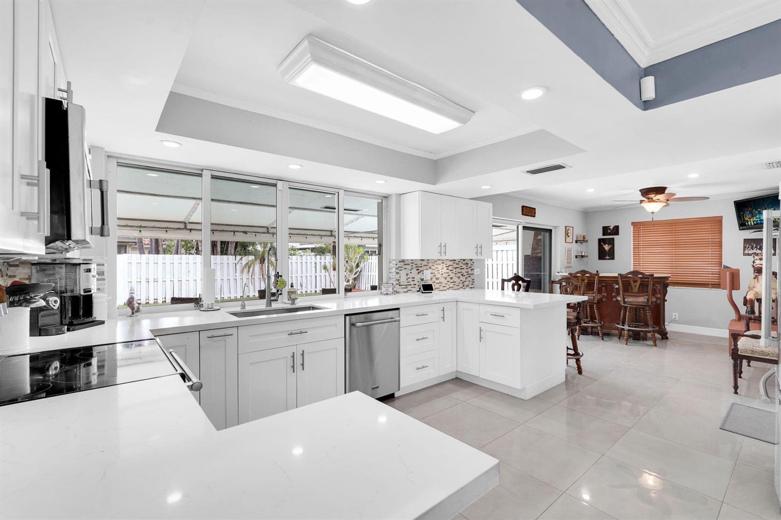 2156 Imperial Point Drive, Fort Lauderdale FL 33308 photo 4