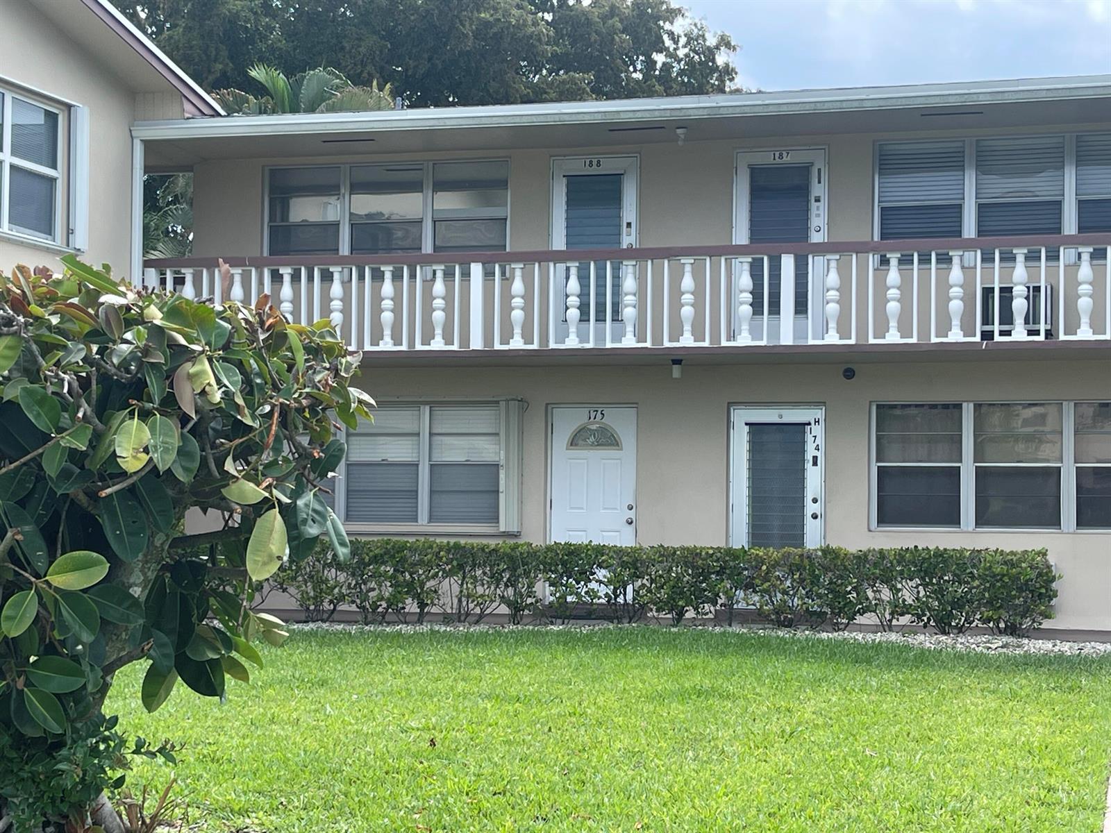 188 Cambridge H, West Palm Beach FL 33417 photo 4