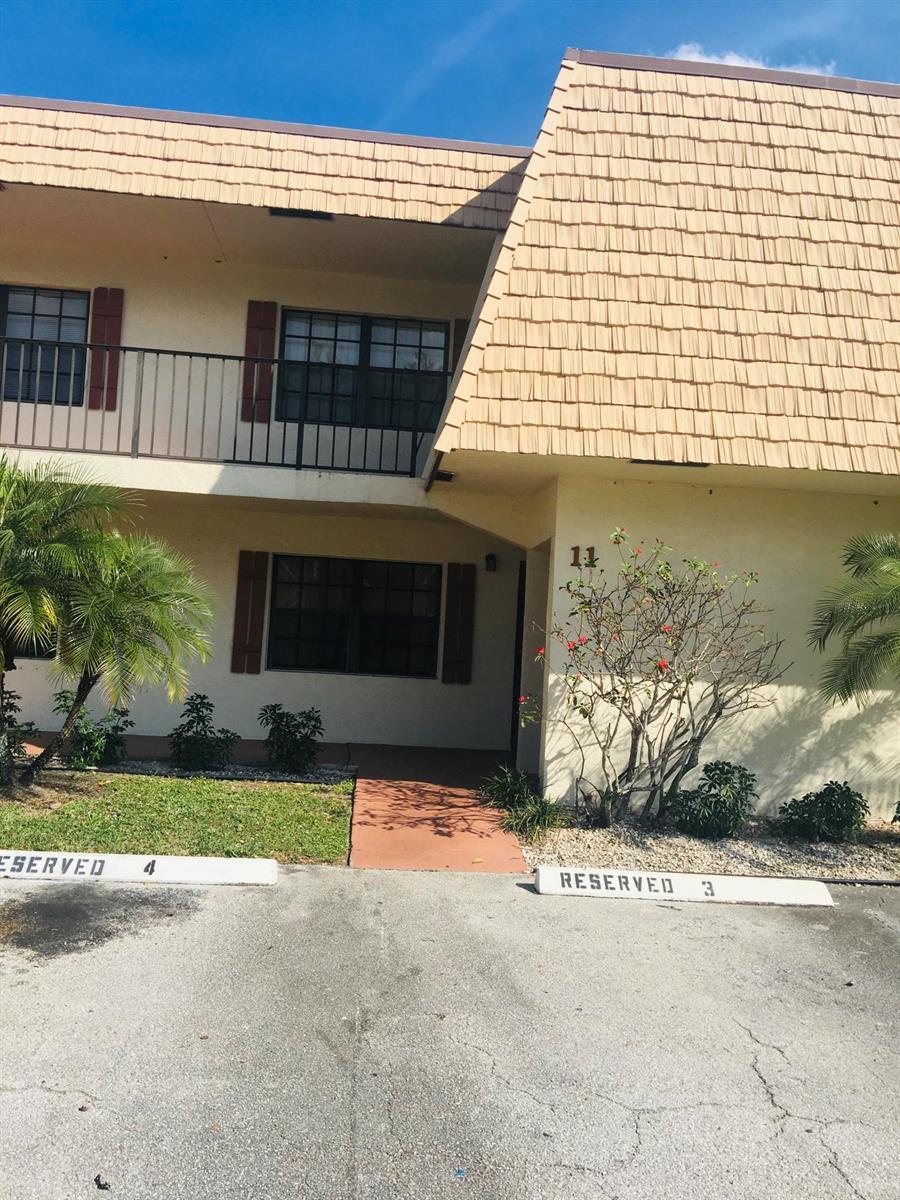 4243 Oak Terrace Drive # 4243, FL 33463