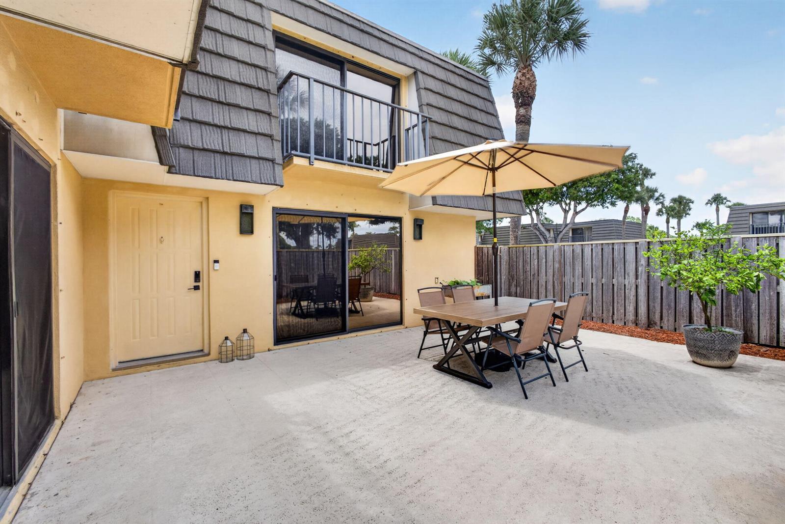 801 8th Way, West Palm Beach FL 33407 photo 2