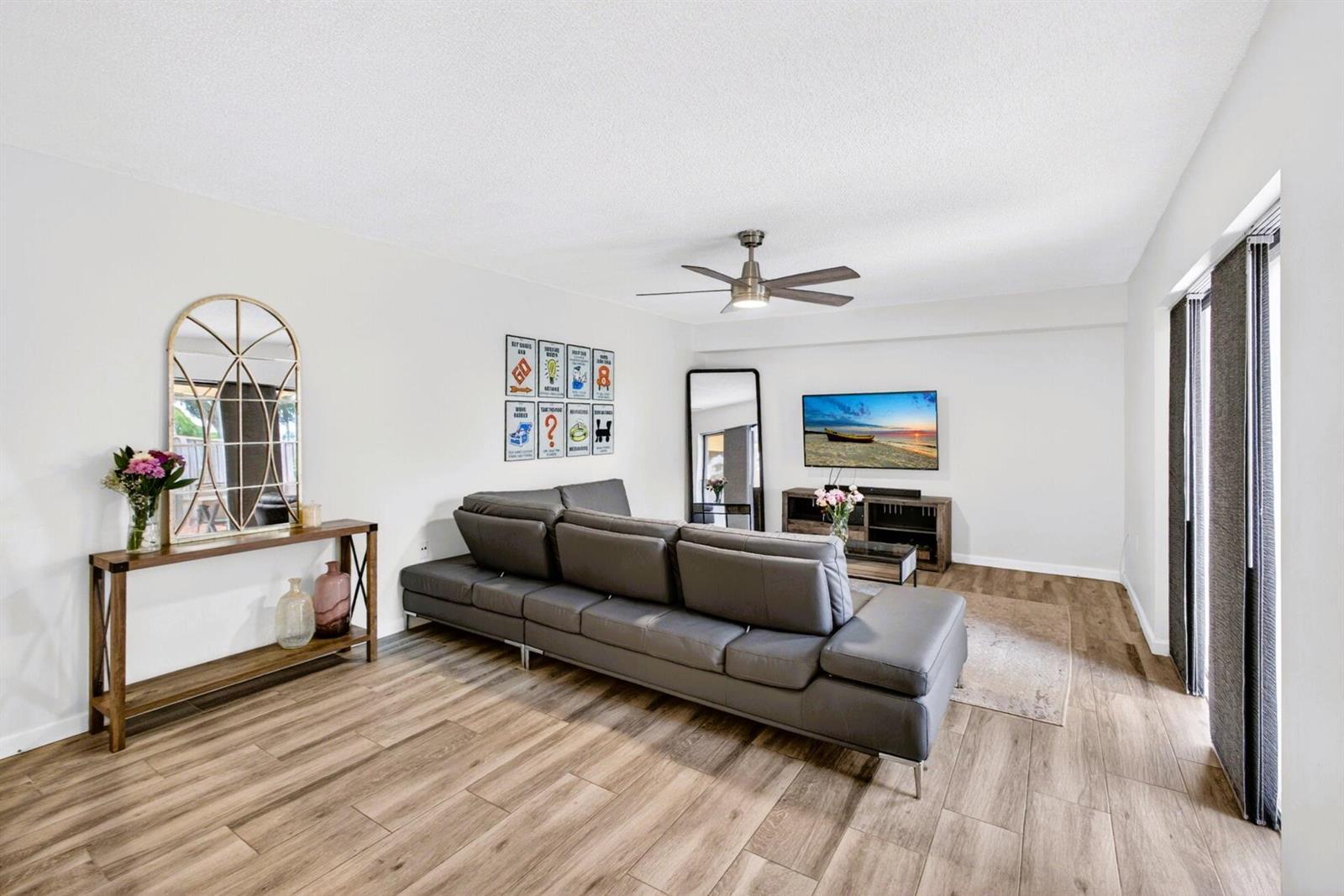 801 8th Way, West Palm Beach FL 33407 photo 4