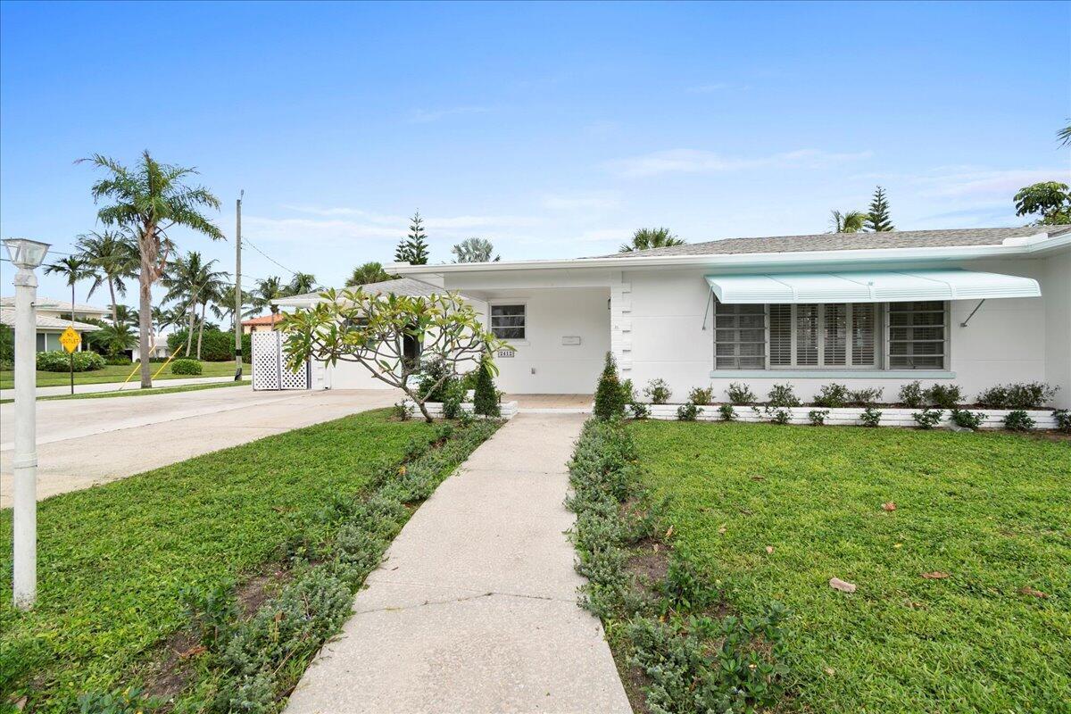 2412 N Lakeside Drive, FL 33460 photo 2
