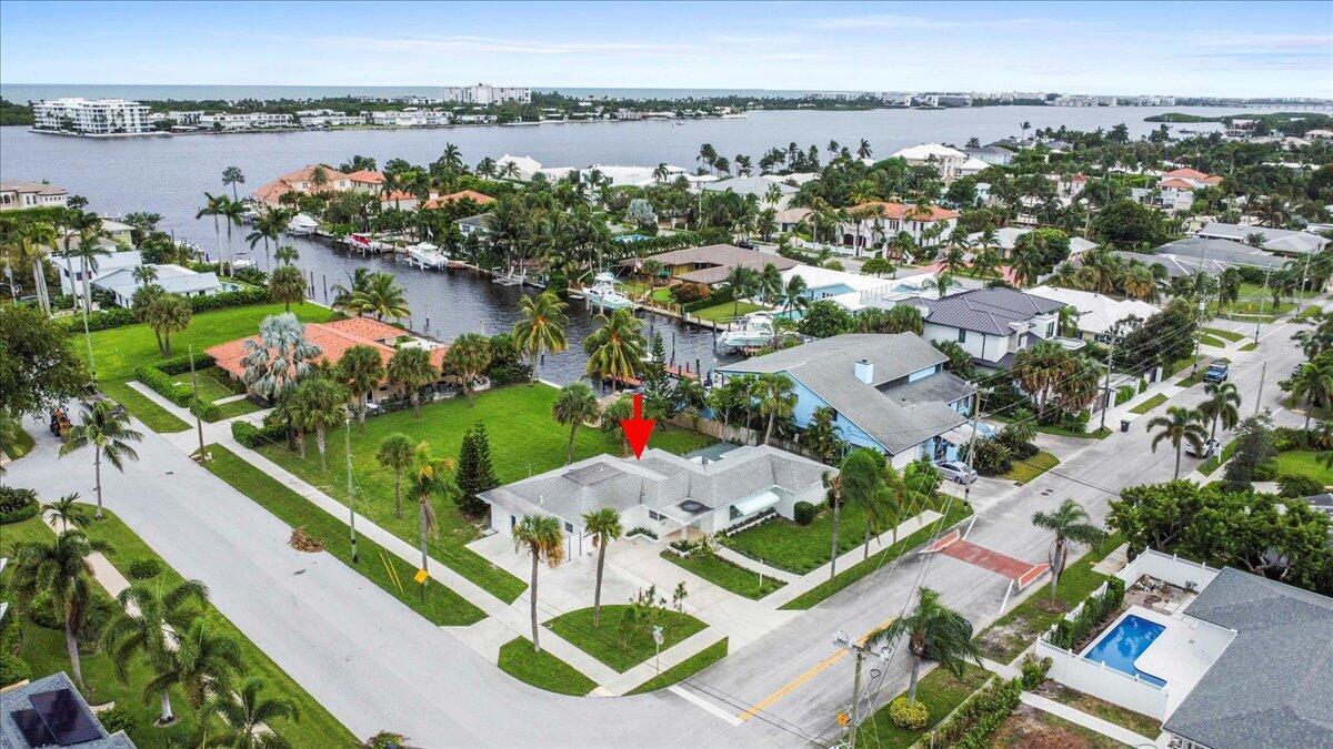 2412 N Lakeside Drive, FL 33460