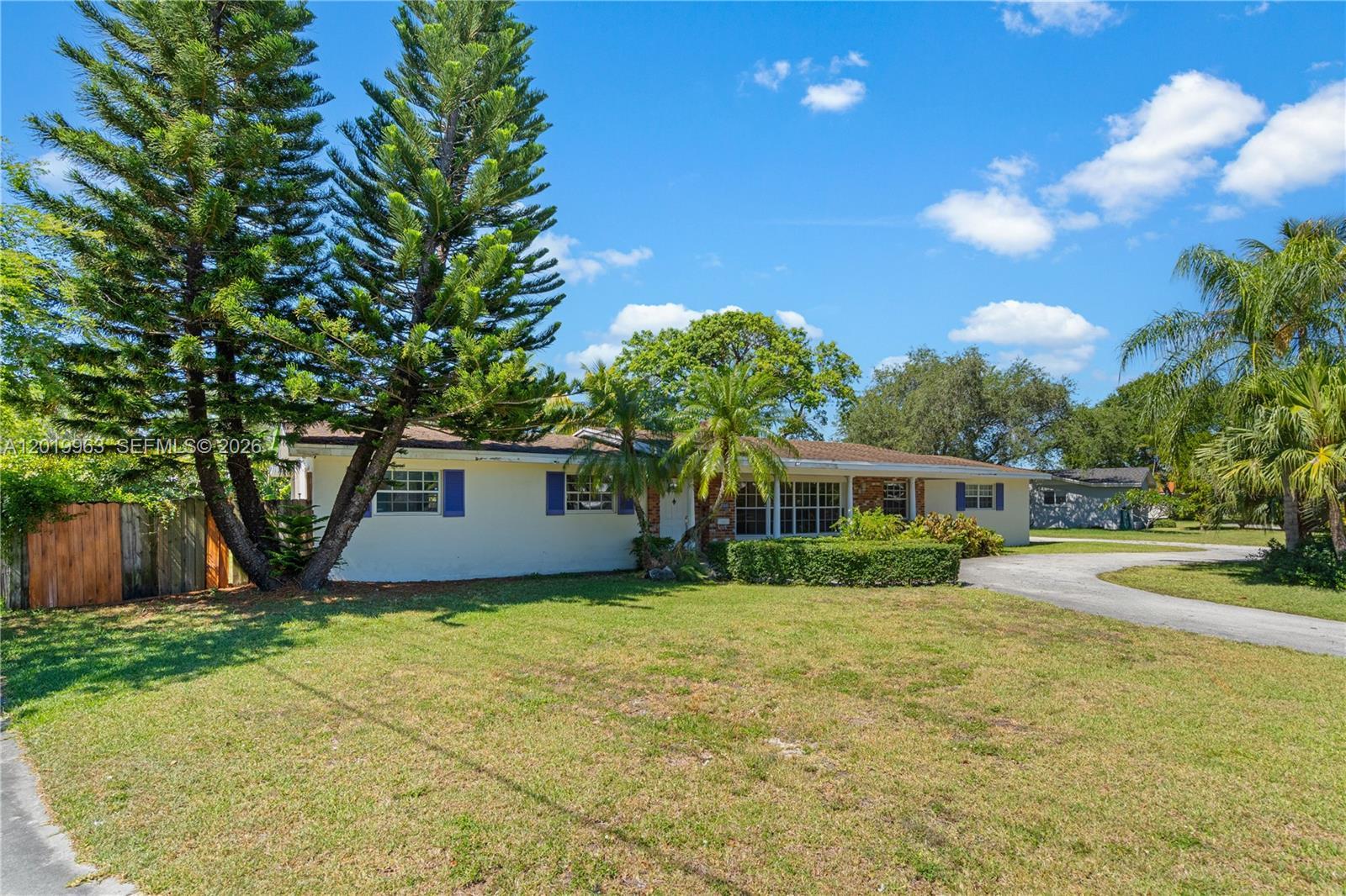 8200 SW 164th St, Palmetto Bay FL 33157 photo 3