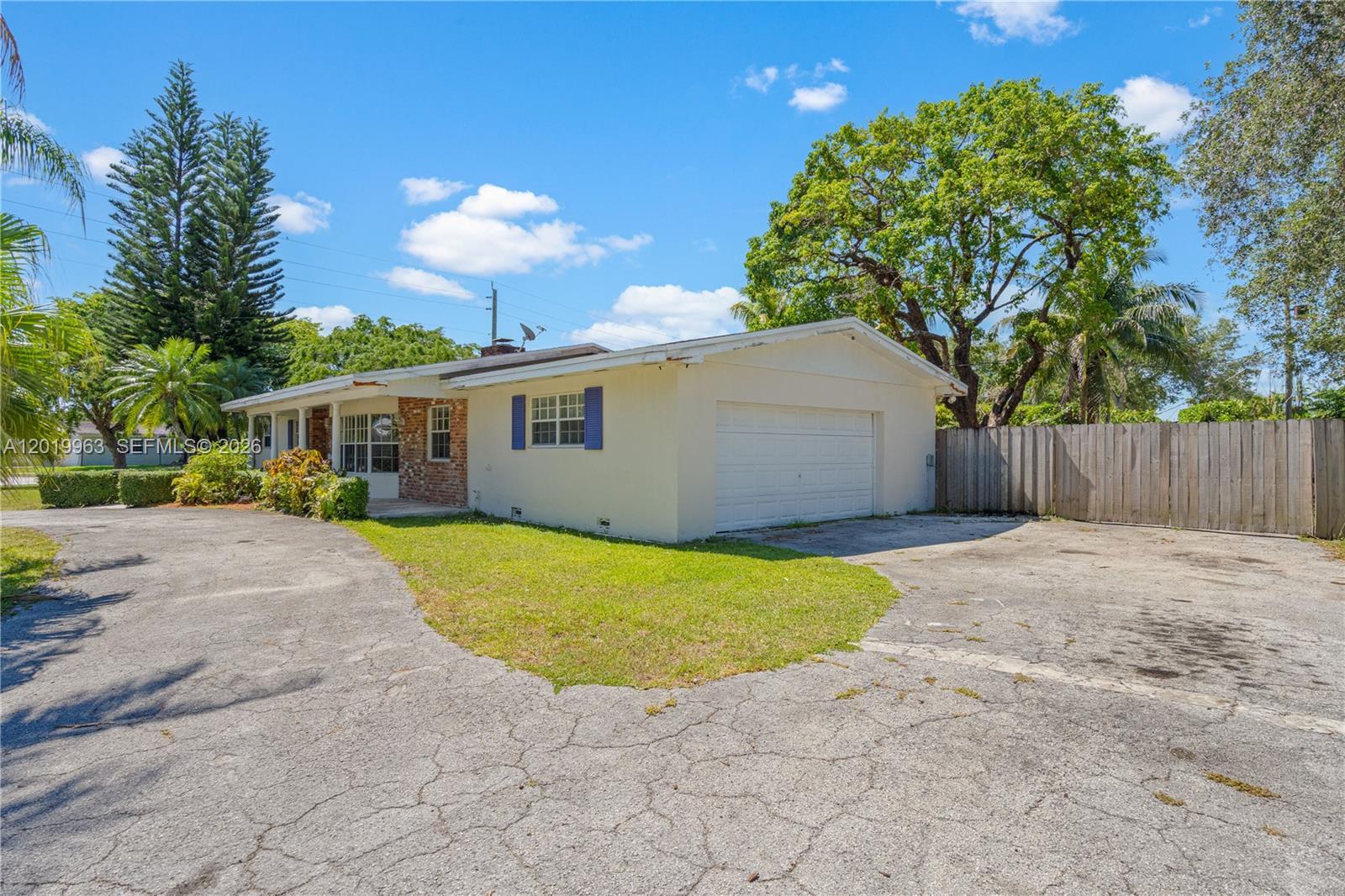 8200 SW 164th St, Palmetto Bay FL 33157 photo 5