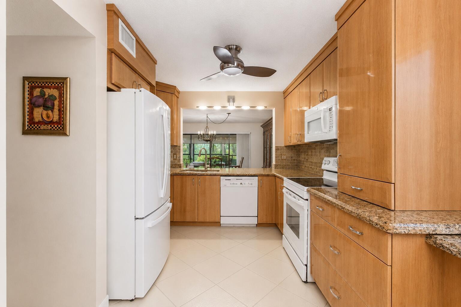 5561 Fairway Park Drive # 104, Boynton Beach FL 33437 photo 3