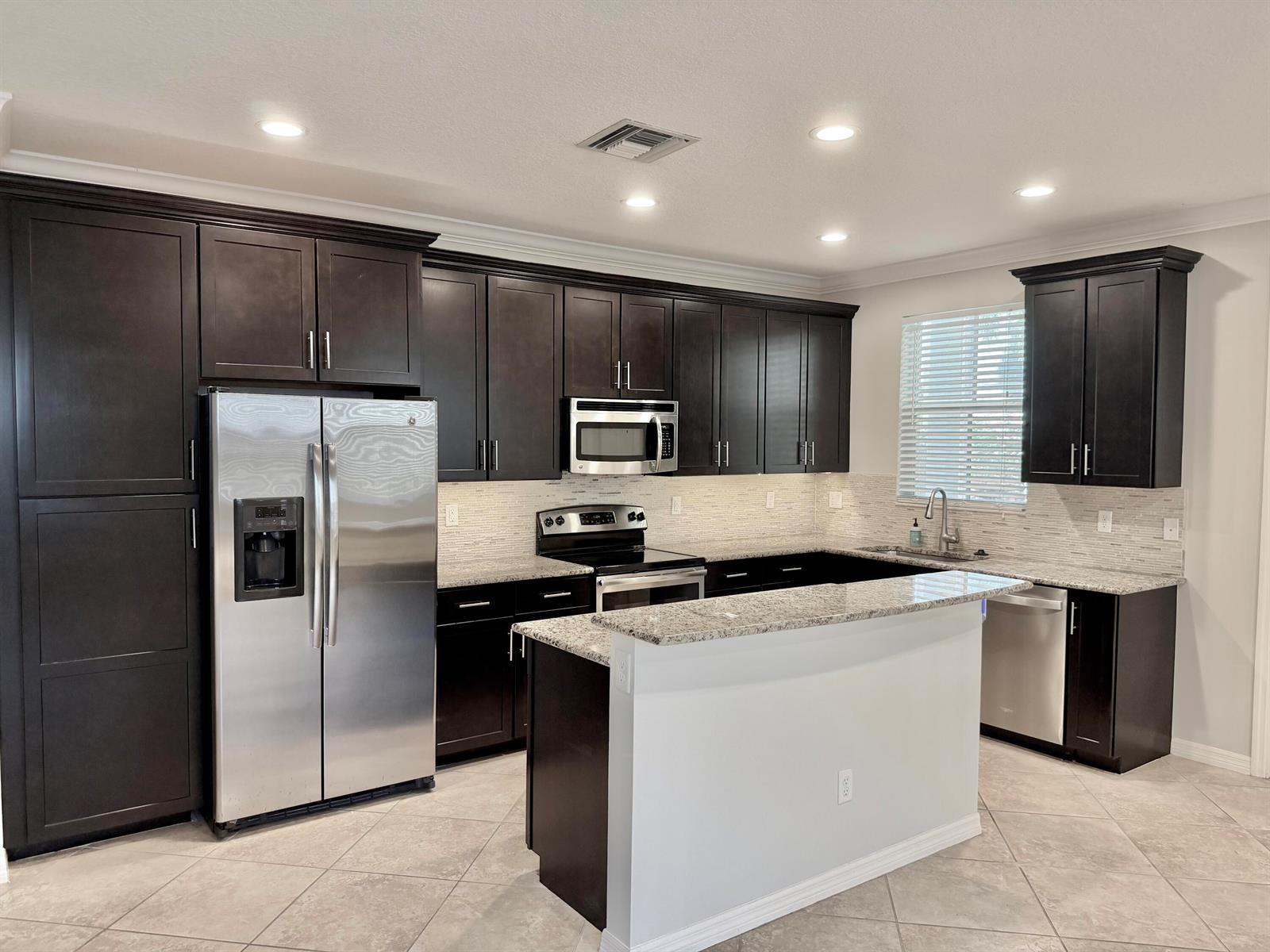 123 N K Street # B, FL 33460 photo 4