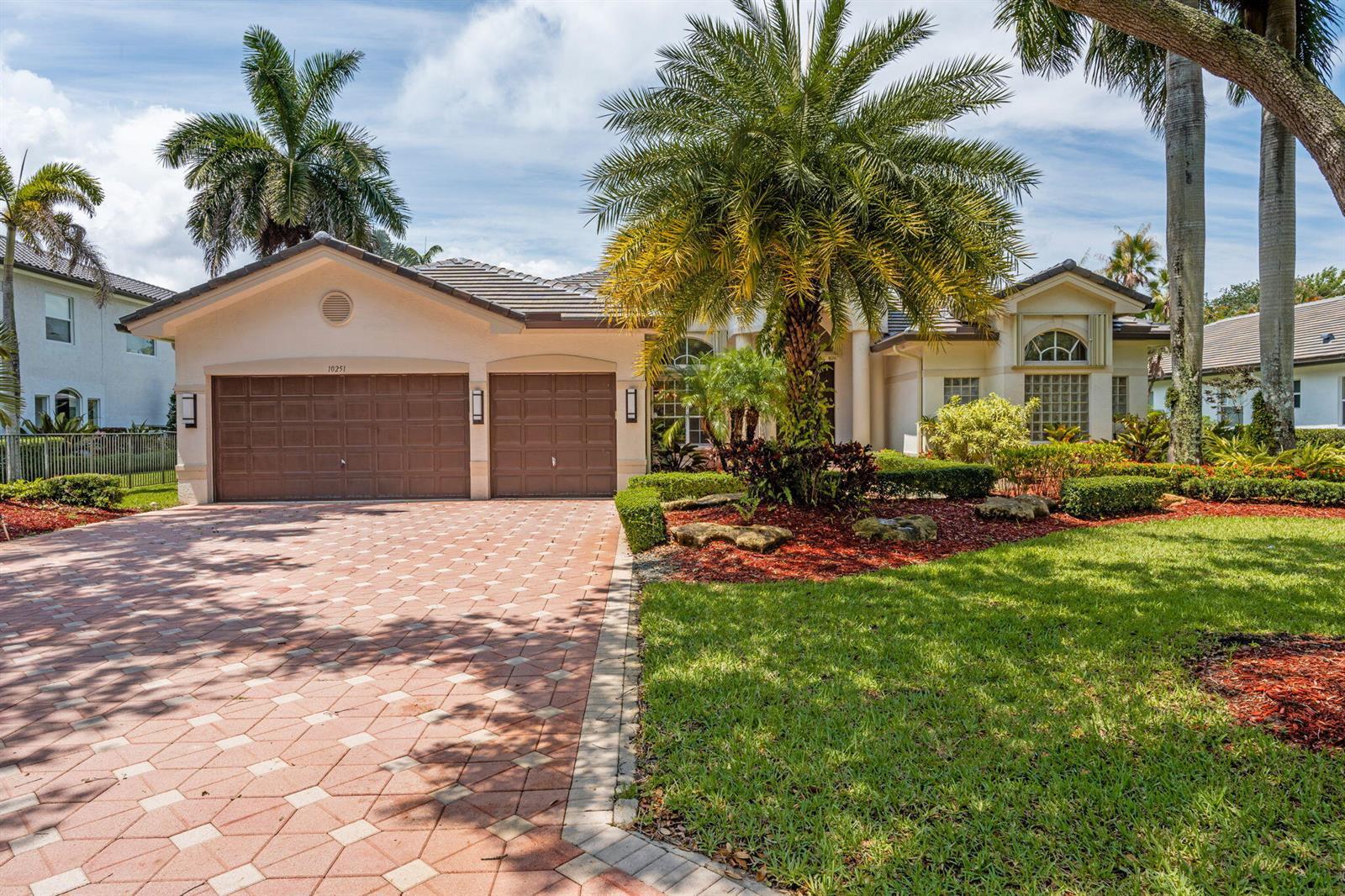 10251 N Lake Vista Circle, Davie FL 33328 photo 2