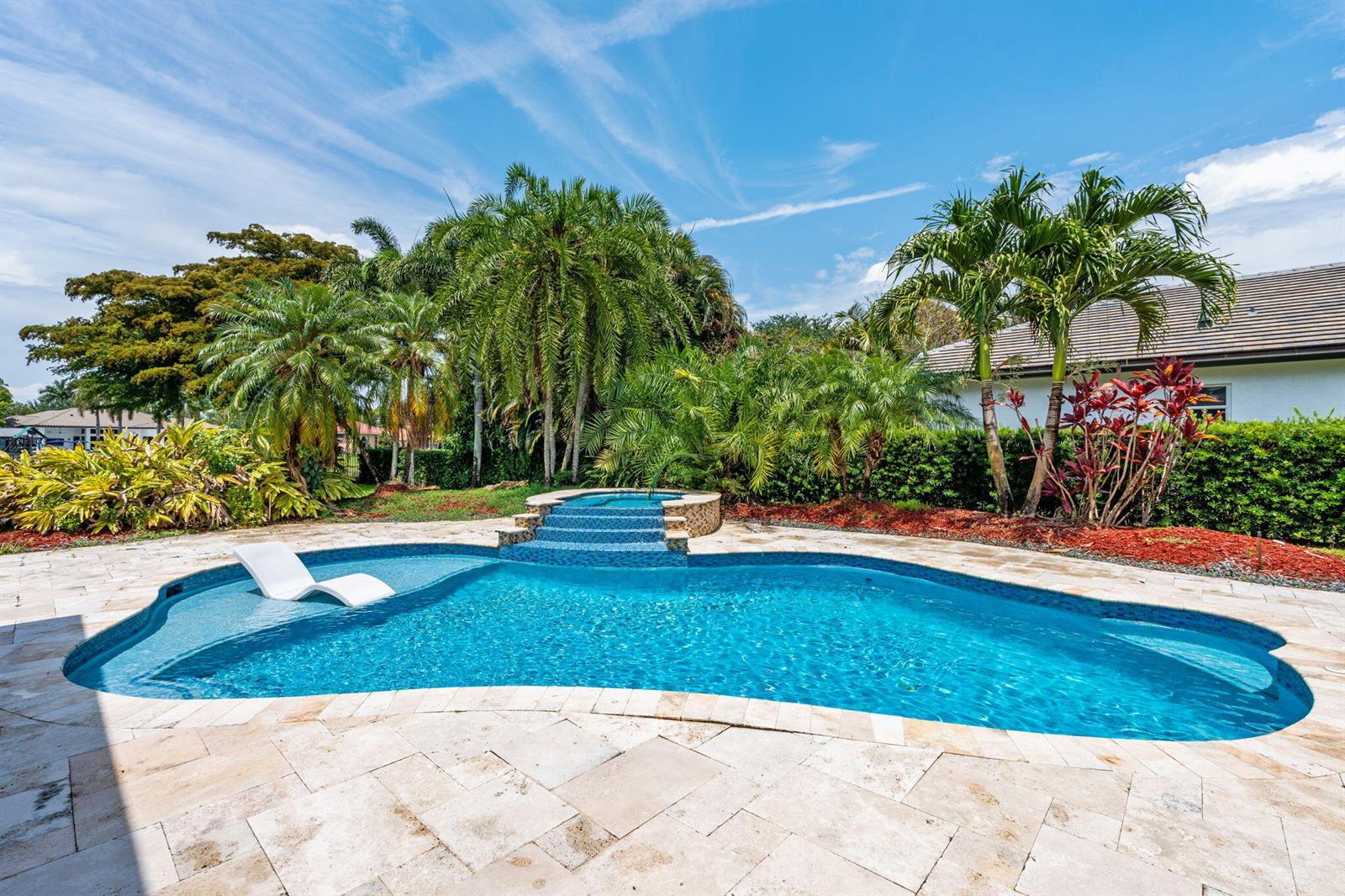 10251 N Lake Vista Circle, Davie FL 33328