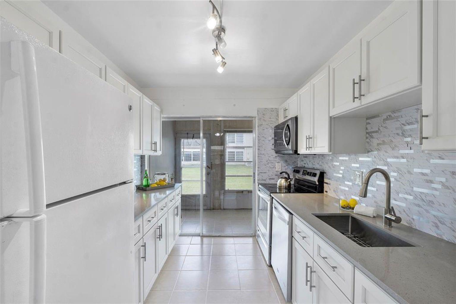 7500 NW 5th Court # 104, Margate FL 33063