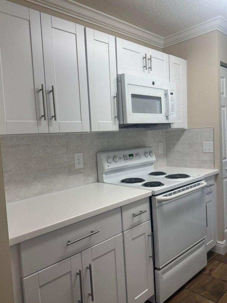 1139 Town Center Drive # 11, Jupiter FL 33458 photo 2