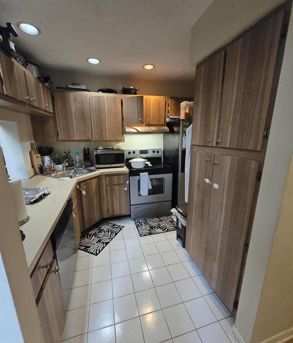 1009 Green Pine Boulevard # D3, West Palm Beach FL 33409 photo 5