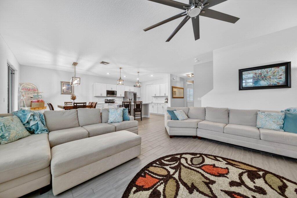 7528 NW Deysbrook Lane, Port St. Lucie FL 34987 photo 2