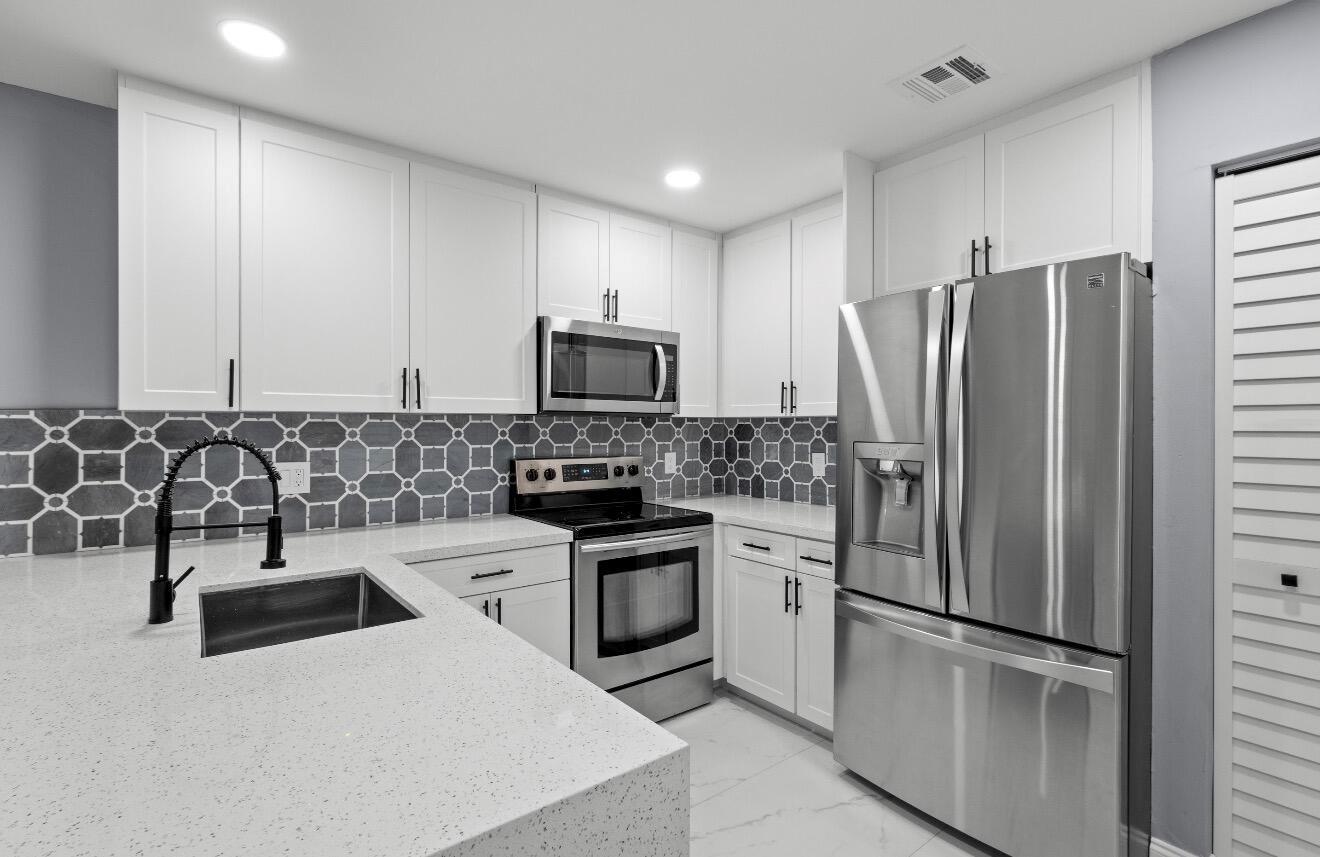 7125 Sportsman Drive, North Lauderdale FL 33068 photo 4