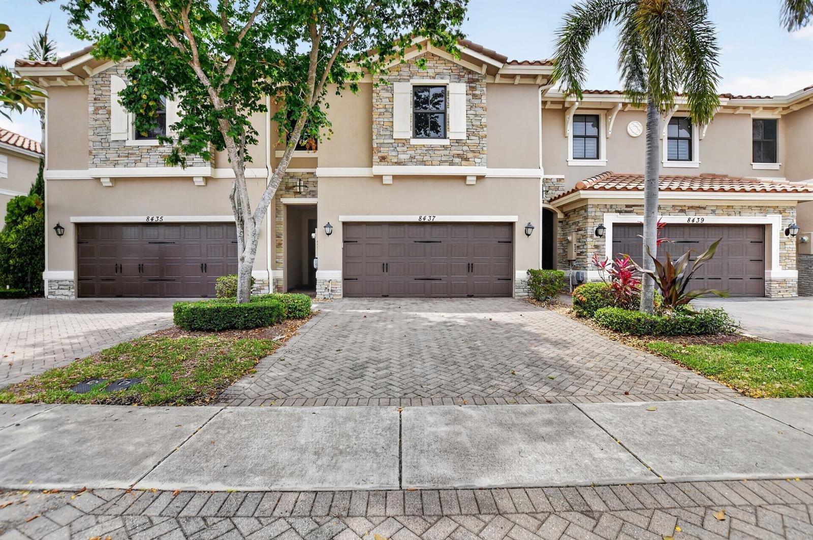 8437 Lakeview Trail, Parkland FL 33076 photo 2