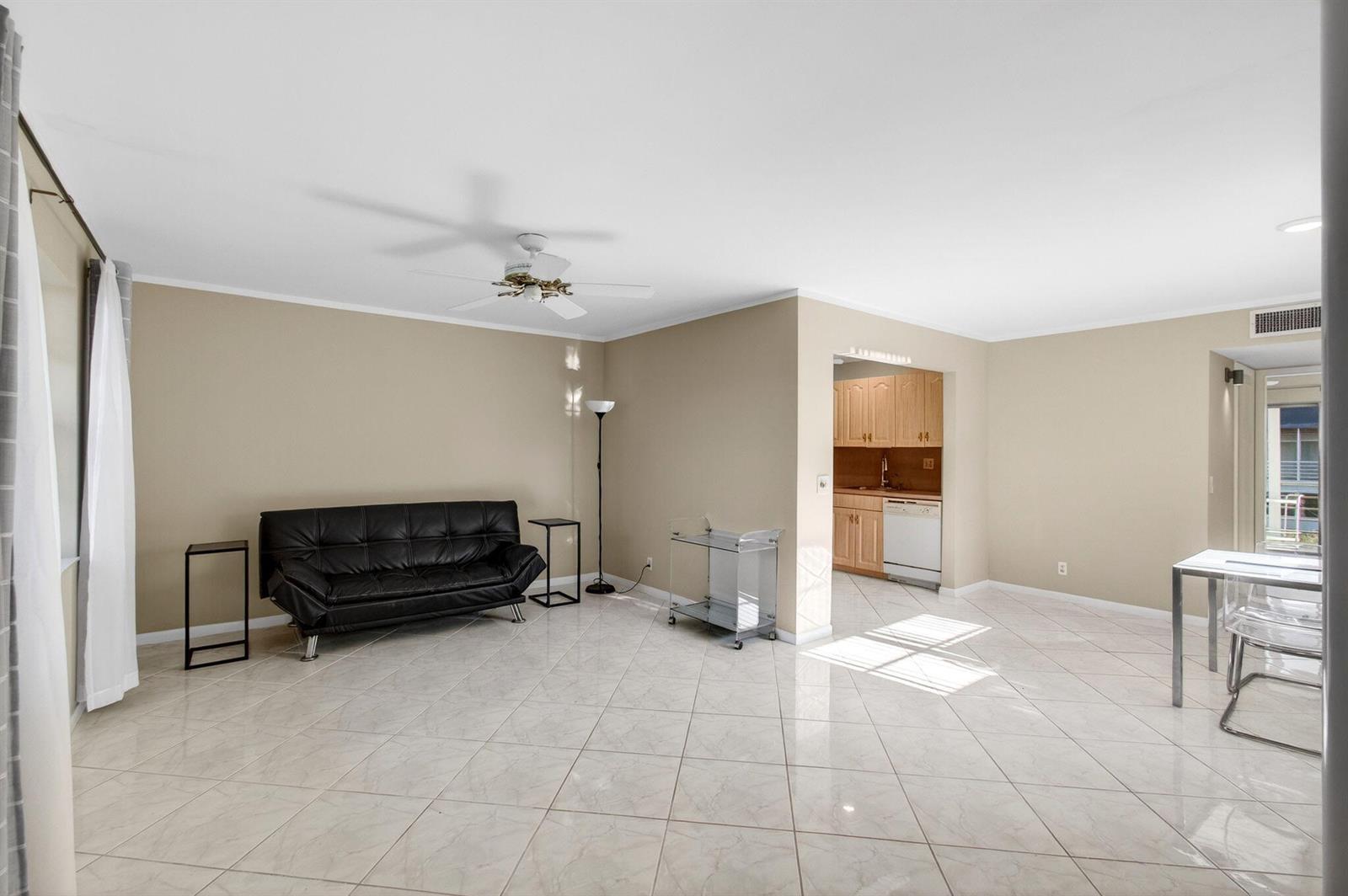 95 Burgundy B, Delray Beach FL 33484 photo 5