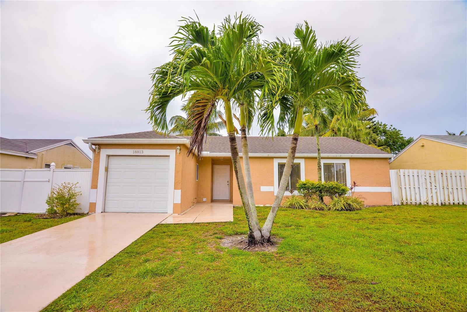 18813 Cloud Lake Circle, Boca Raton FL 33496