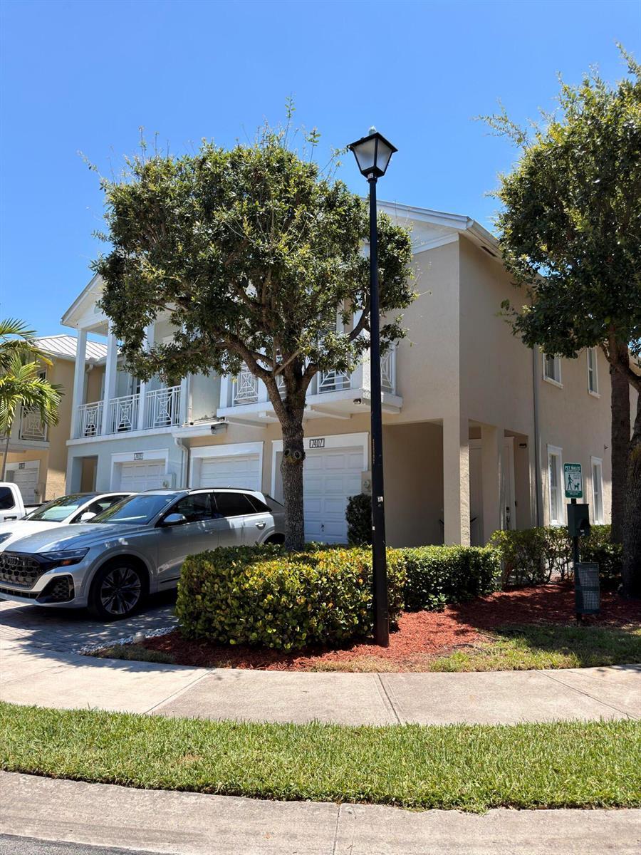 7407 NW 108th Path, Doral FL 33178 photo 2