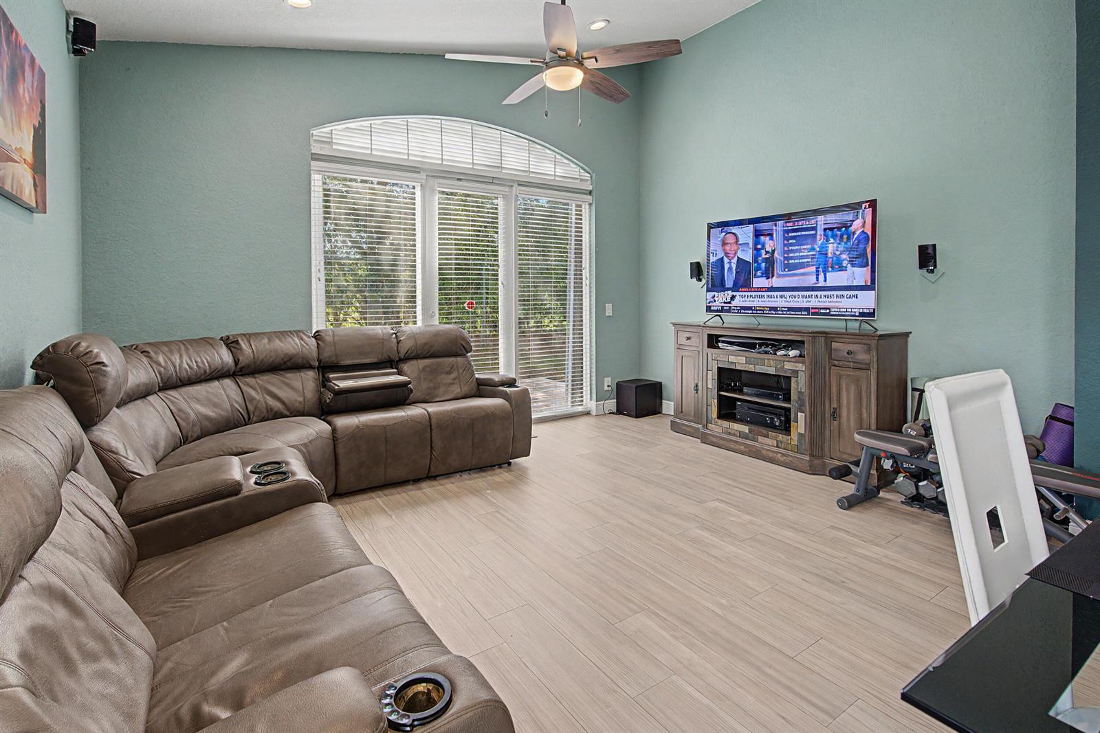 1755 NW 77th Avenue, Pembroke Pines FL 33024 photo 3