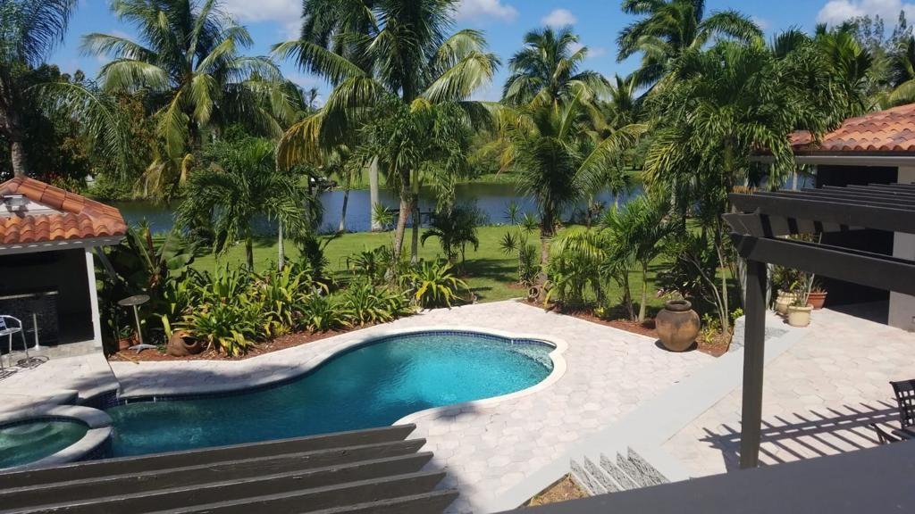 11081 SW 30th Court, Davie FL 33328 photo 2