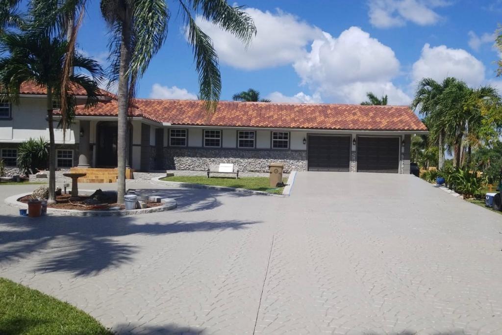 11081 SW 30th Court, Davie FL 33328 photo 3