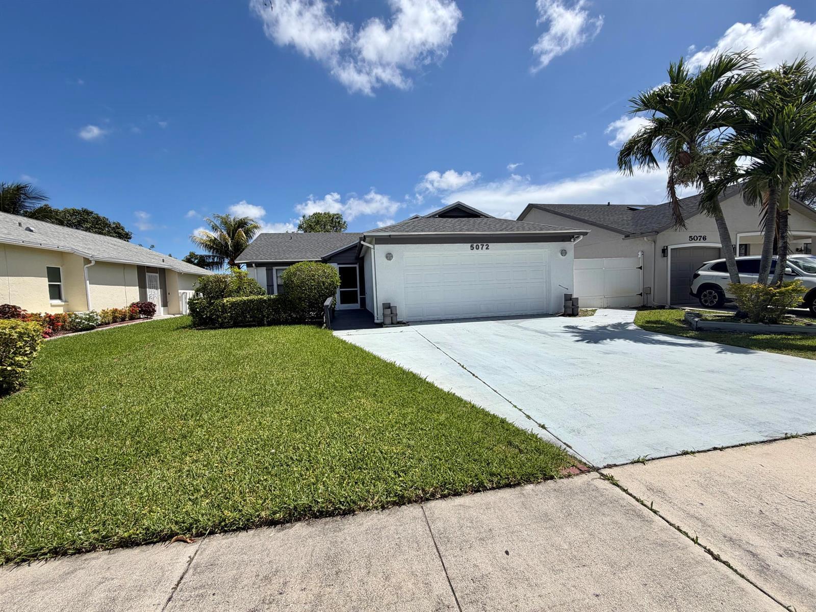 5072 Arbor Glen Circle, Lake Worth FL 33463 photo 2