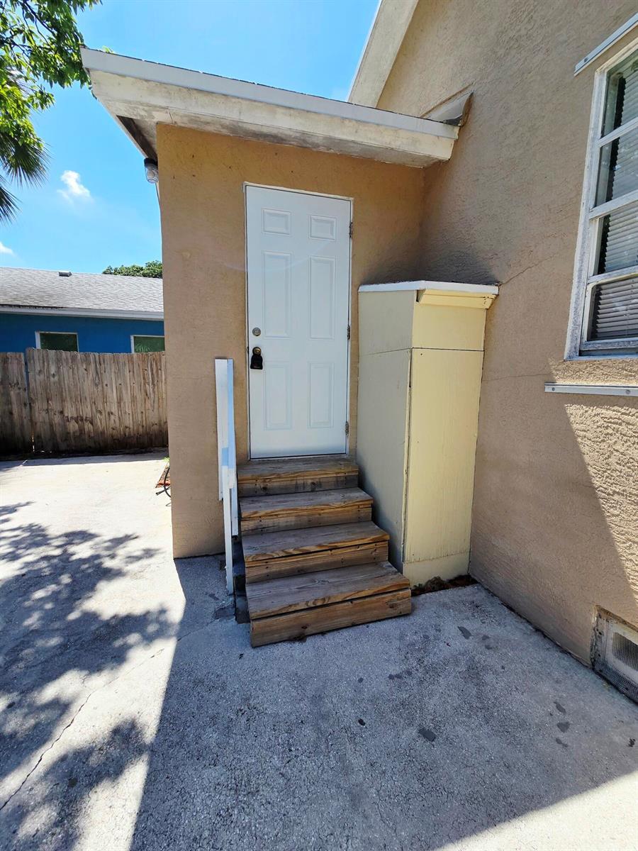 534 21st Street # B, West Palm Beach FL 33407 photo 3