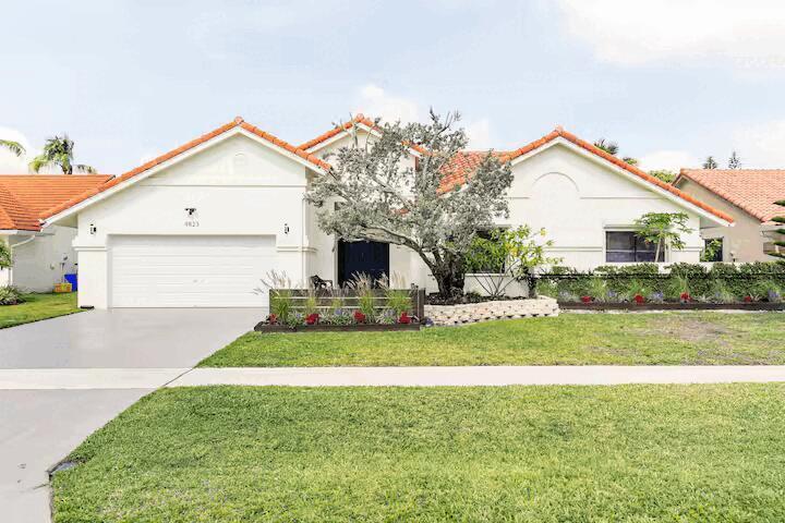 9823 Sun Pointe Drive, Boynton Beach FL 33437 photo 2