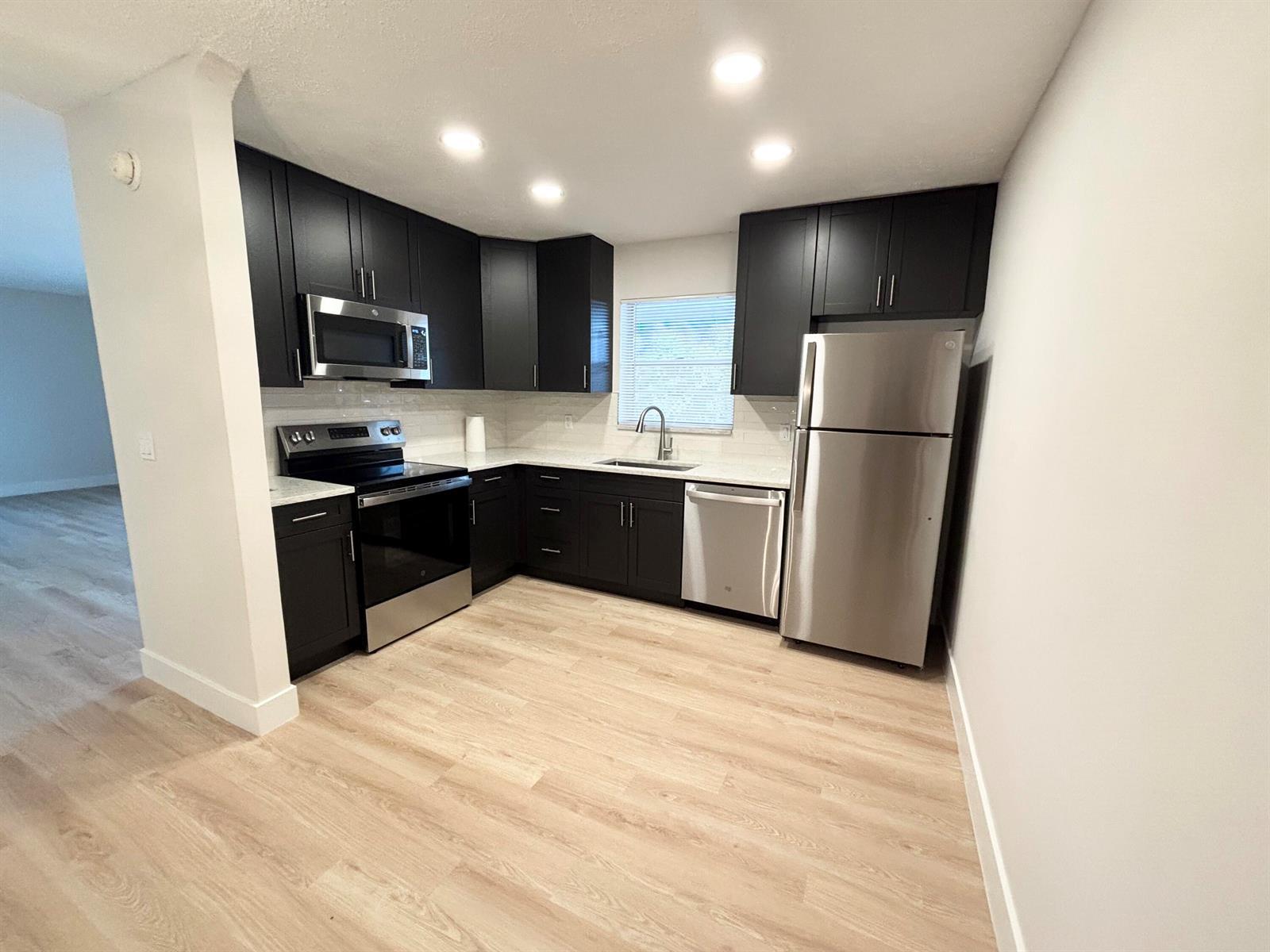 531 N J Street # 5, FL 33460 photo 5