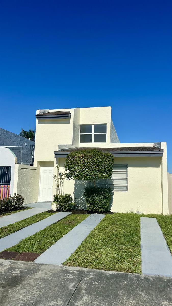 4300 W 10th Court, Hialeah FL 33012 photo 2