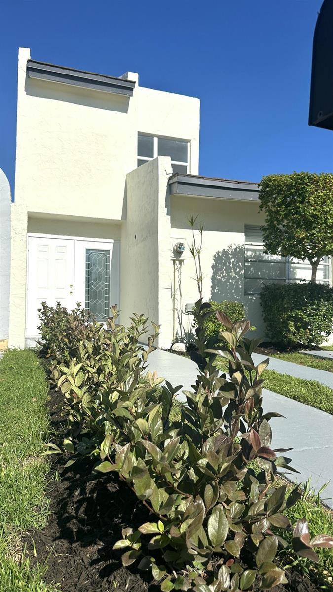 4300 W 10th Court, Hialeah FL 33012 photo 3