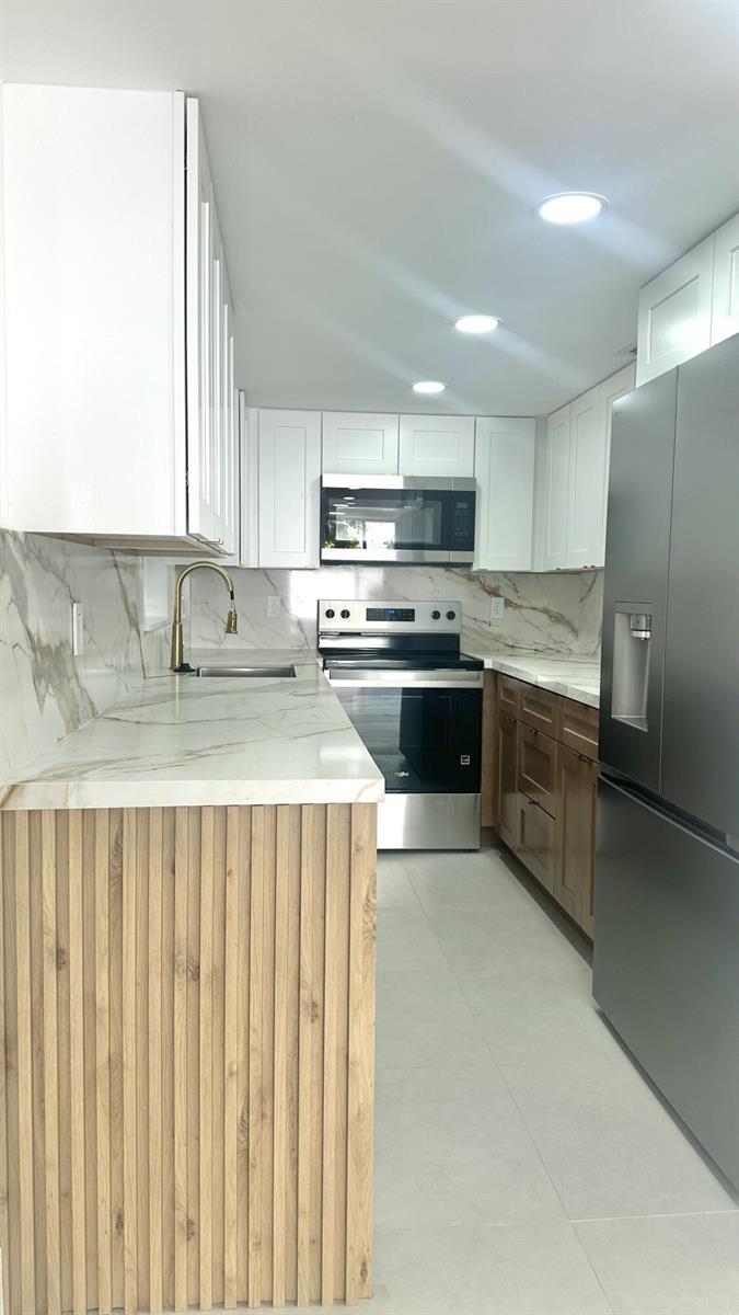 4300 W 10th Court, Hialeah FL 33012 photo 4
