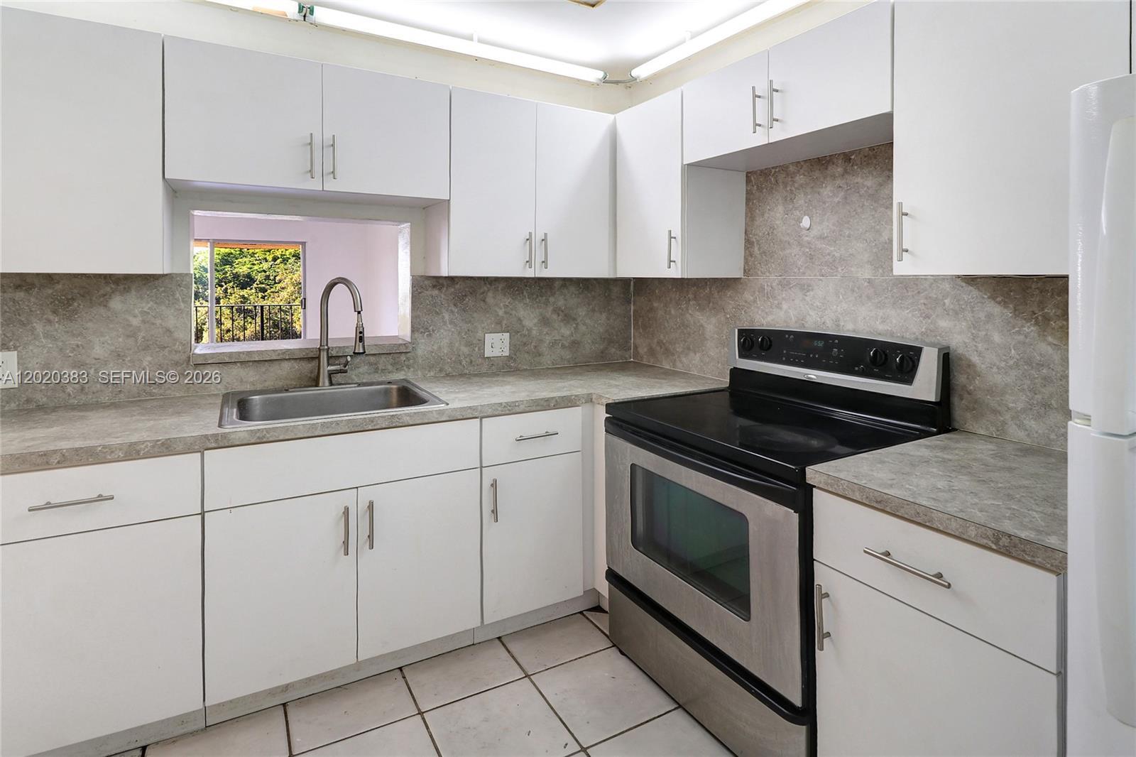 11905 NE 2nd Ave # C403, North Miami FL 33161 photo 2