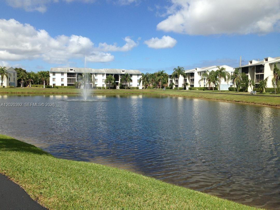1106 Green Pine Blvd # E3, West Palm Beach FL 33409