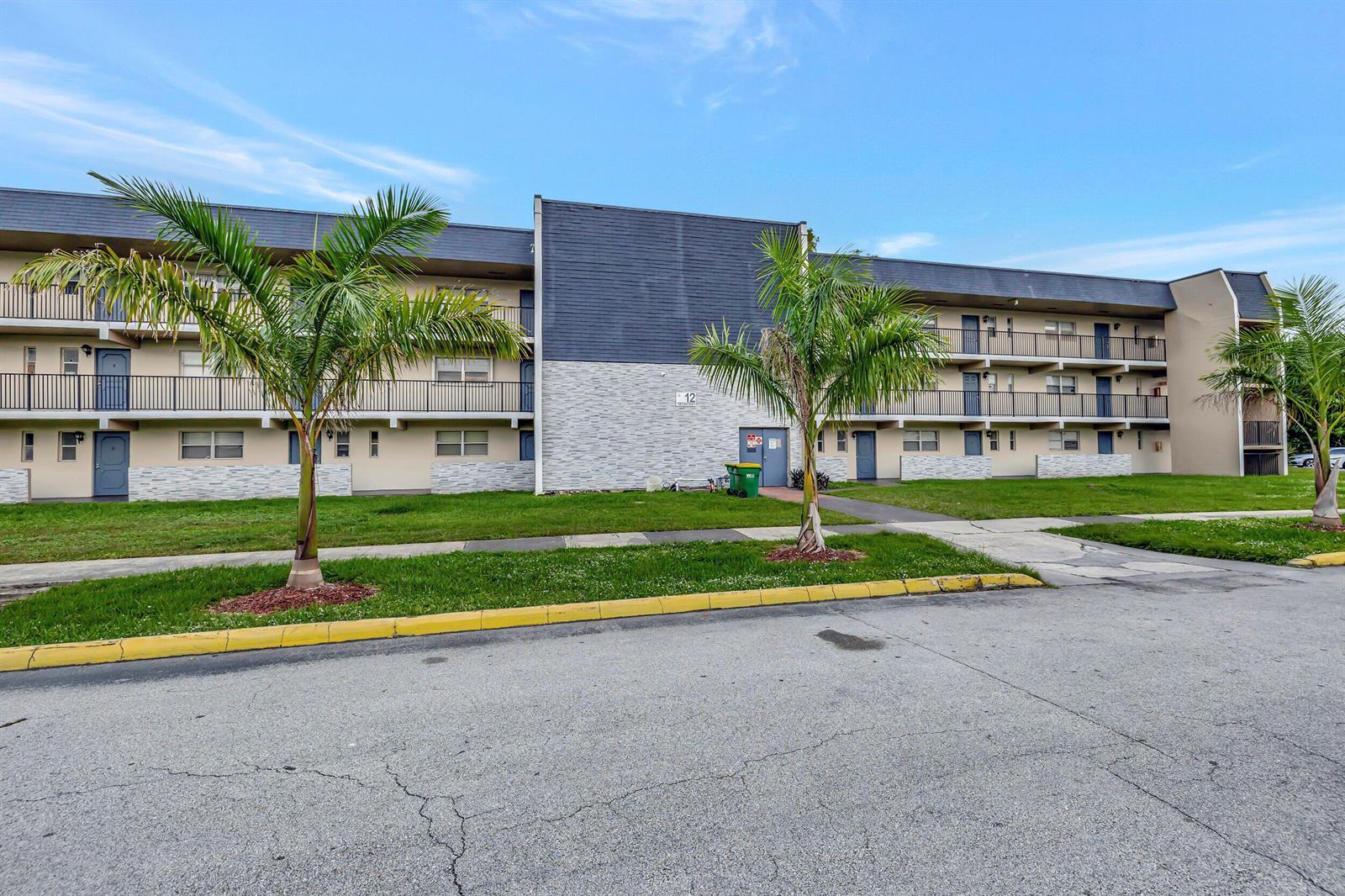 7820 S Colony Cir Circle # 109, Tamarac FL 33321 photo 2
