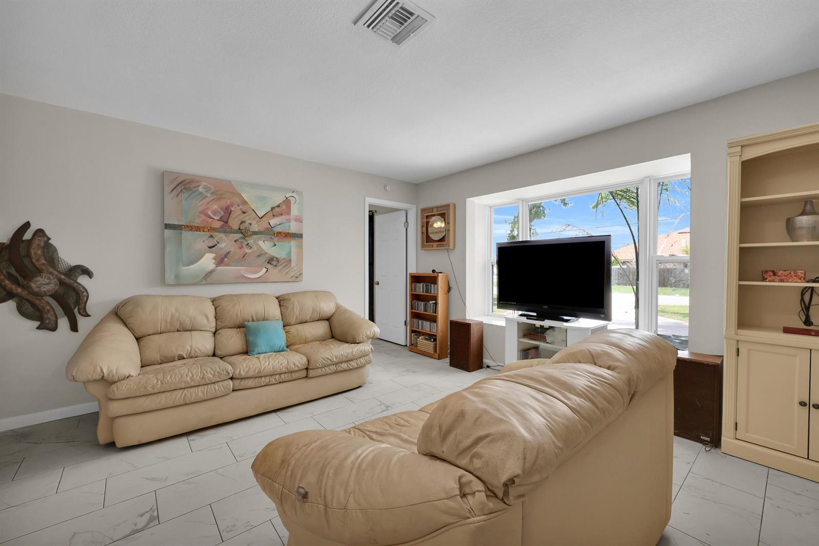 552 SW Eyerly Avenue, Port St. Lucie FL 34983 photo 5