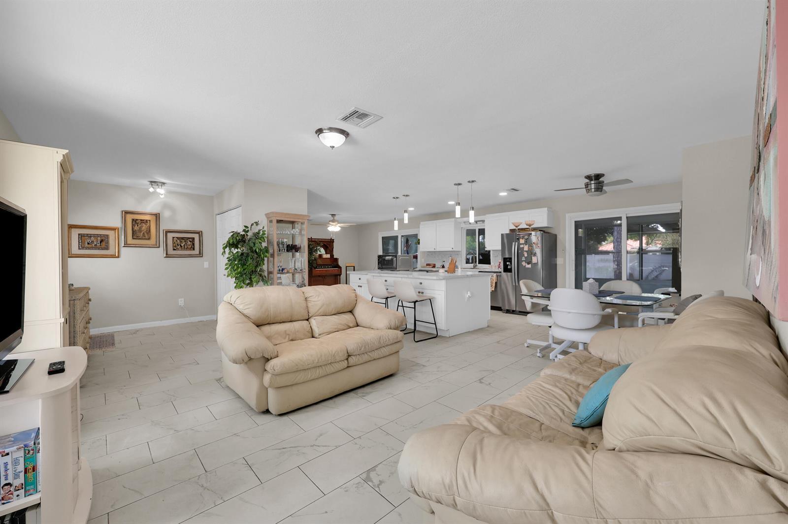 552 SW Eyerly Avenue, Port St. Lucie FL 34983 photo 4