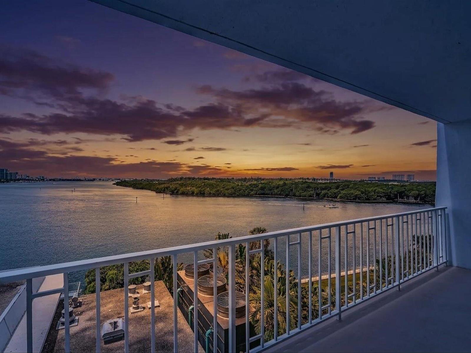 500 Bayview Drive # 632, Sunny Isles Beach FL 33160