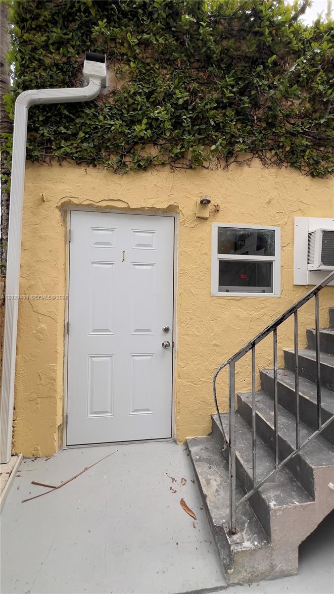 1845 Bay Rd # 1, Miami Beach FL 33139