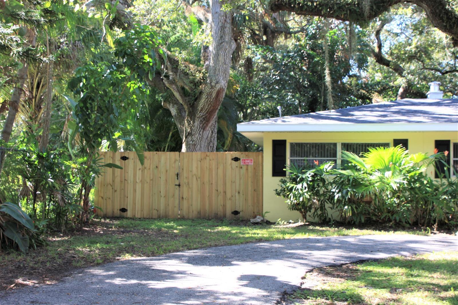 635 18th Place, Vero Beach FL 32960 photo 2