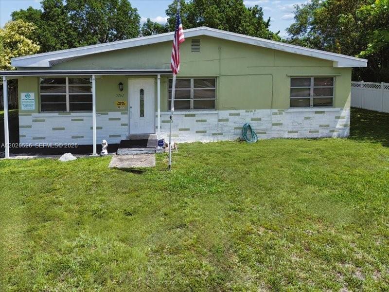 5761 SW 41st St, West Park FL 33023 photo 4