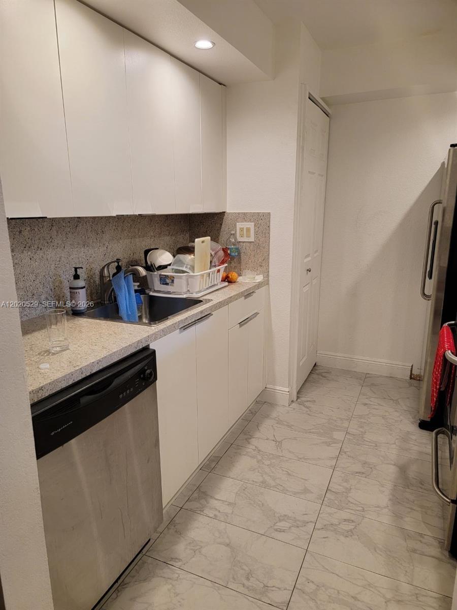 220 Lakeview Dr # 212, Weston FL 33326 photo 5