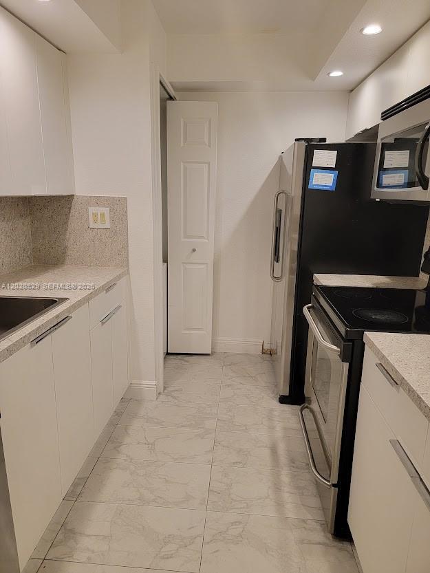 220 Lakeview Dr # 212, Weston FL 33326 photo 4